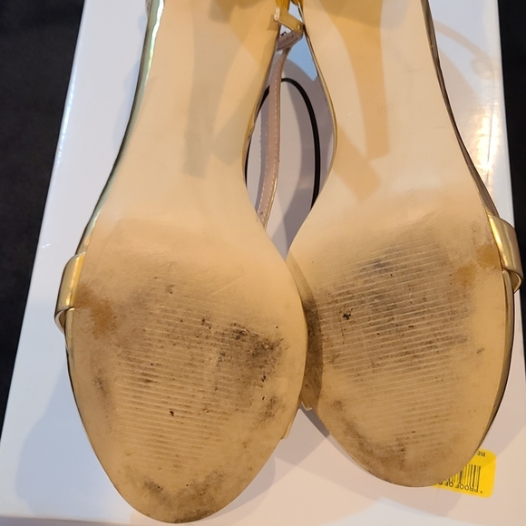 Shoes - Picture 3 of 4